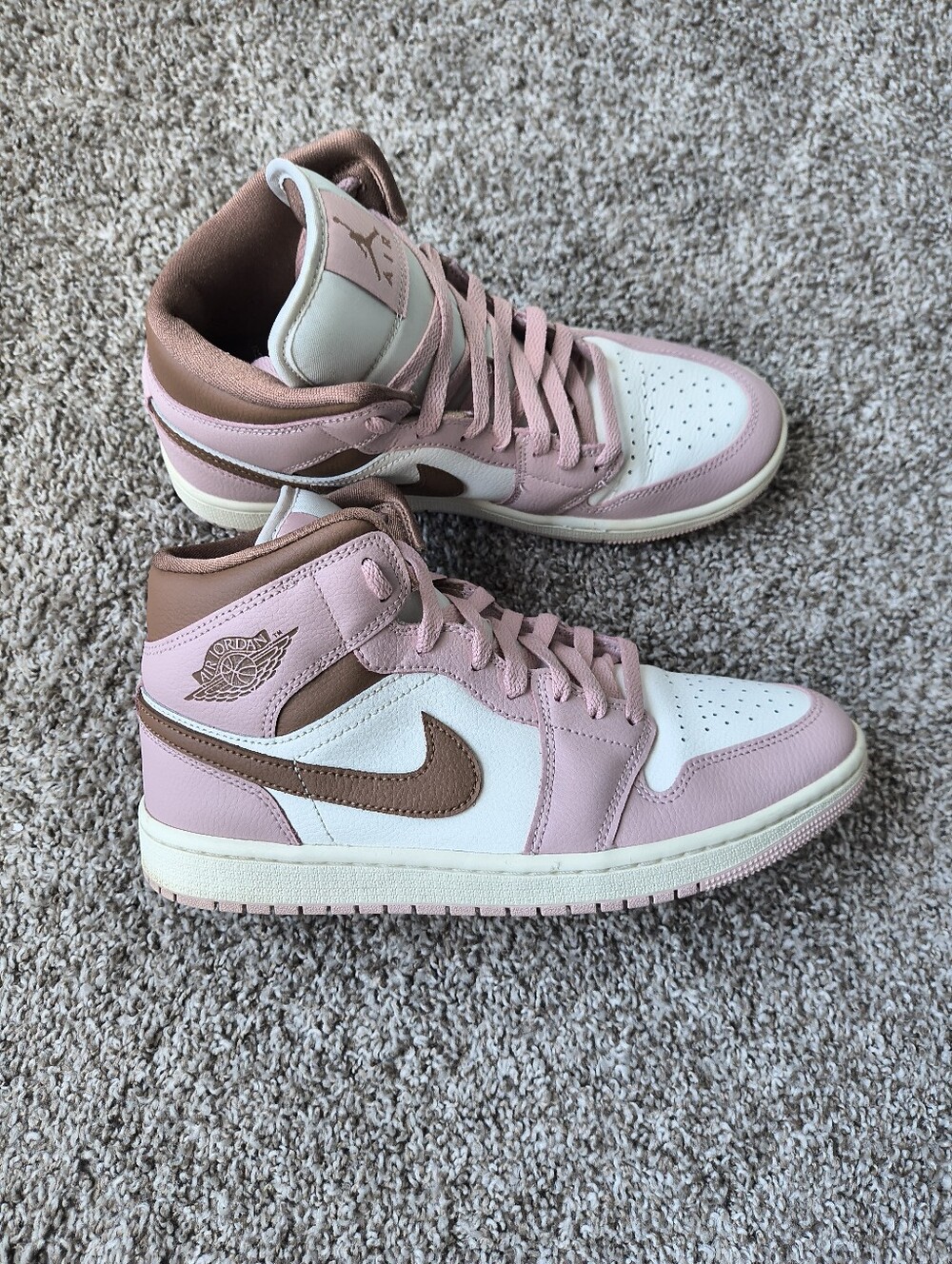 Wmns Air Jordan 1 Mid "Neapolitan" Size 9.5